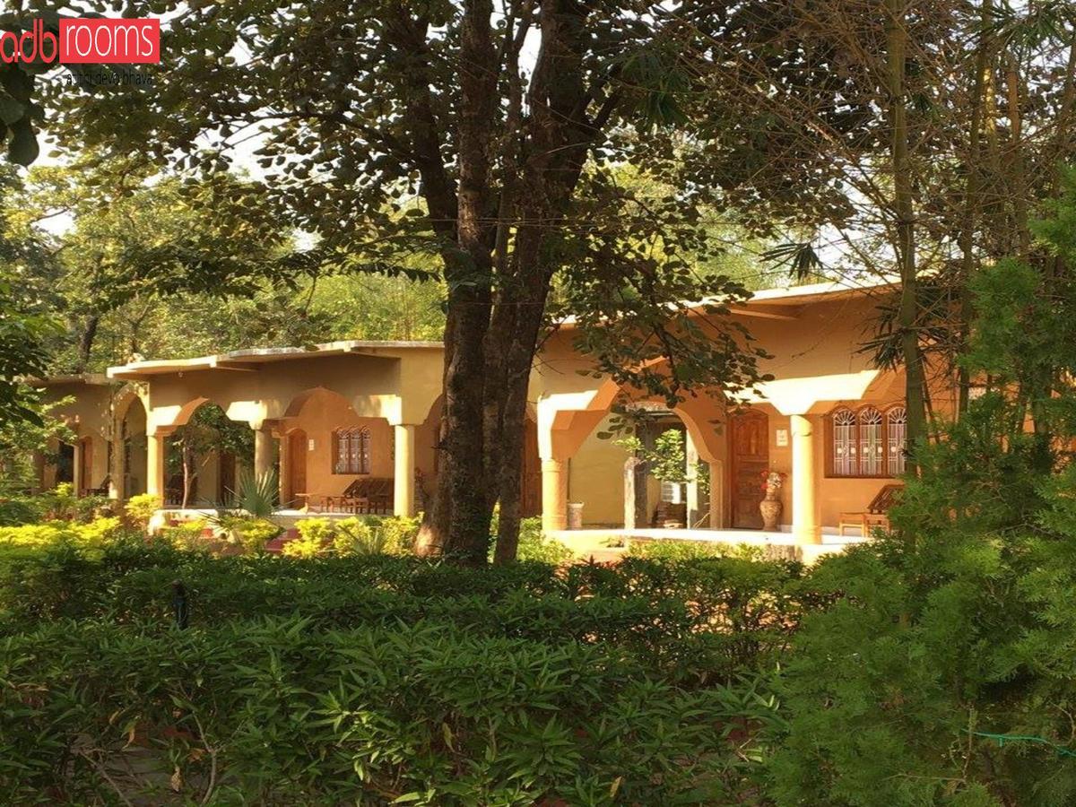 Adb Rooms Ashoka Resort Tāla Buitenkant foto