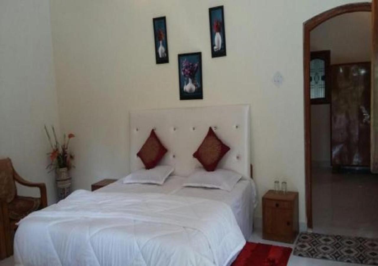 Adb Rooms Ashoka Resort Tāla Buitenkant foto